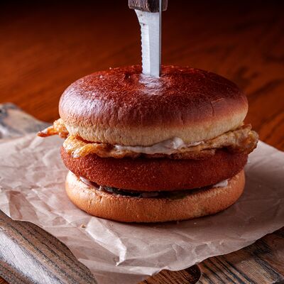 Сырный бургер в Паб XIII по цене 609 ₽