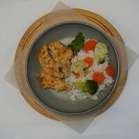 Филе белой рыбы с рисом и овощами в Вареник