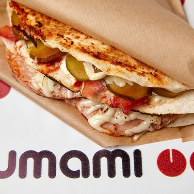 Кесадилья с ветчиной в Umami по цене 179