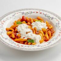 С томатами, базиликом, страчателлой и оливками в Parmesano