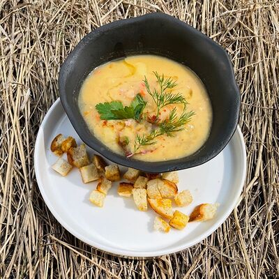 Тыквенный суп с гренками (обеденное меню) в Кафе Театральное по цене 180 ₽