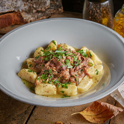 Картофельные ньокки с томленой уткой в Сыроварня по цене 700