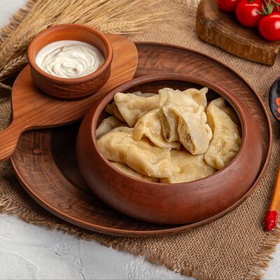 Вареники с картошкой и грибами в Русская кухня по цене 560 ₽