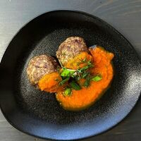 Тефтели мясные с соусомв Чинтамани