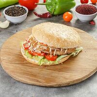 Куриный чизбургер в Mon Cafe