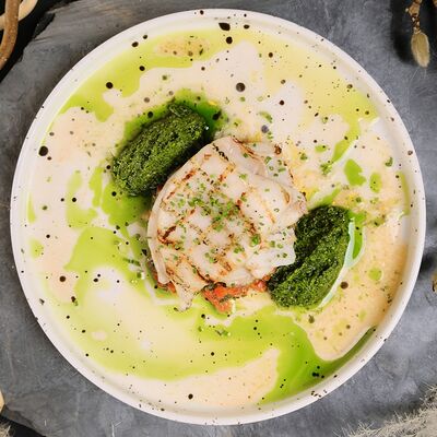 Кальмар с сальсой из свежих томатов в Zanzibar по цене 990 ₽