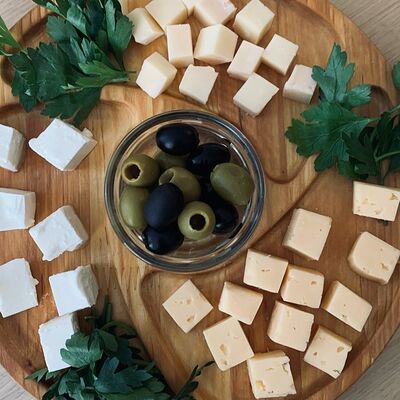 Сырная тарелка в Навигатор по цене 510 ₽