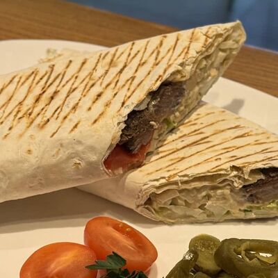 Шаурма с говядиной в Ками cafe club по цене 585 ₽