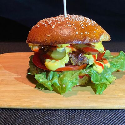 Шефбургер с телятиной в Бакинский Chef по цене 525 ₽