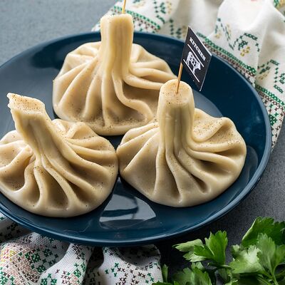 Хинкали с курицей в Рестомаркет Китчен по цене 270 ₽