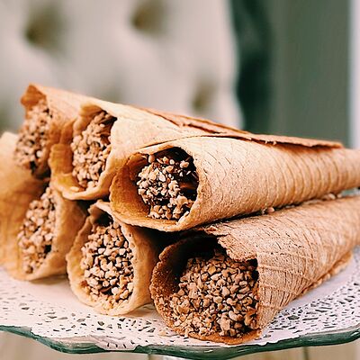 Вафельная трубочка с вареной сгущенкой в Кондитерская Эклер по цене 239 ₽