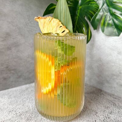 Тропический микс с мятой и апельсиномв Рива Рум лаунж бар по цене 385 ₽