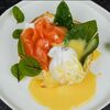 Яйцо Бенедикт с лососем и соусом голландезв Dimcoffee по цене 510