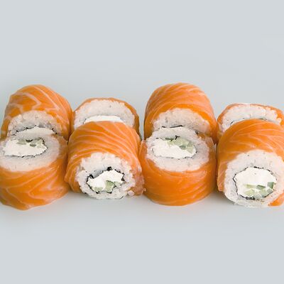 Ролл Филадельфия с огурцом в Mad Chicken по цене 400 ₽