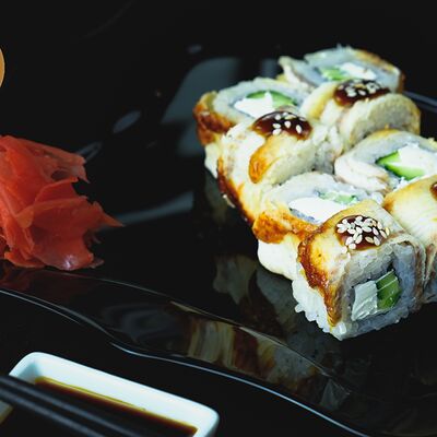 Ролл Канада в Supersushi по цене 685 ₽