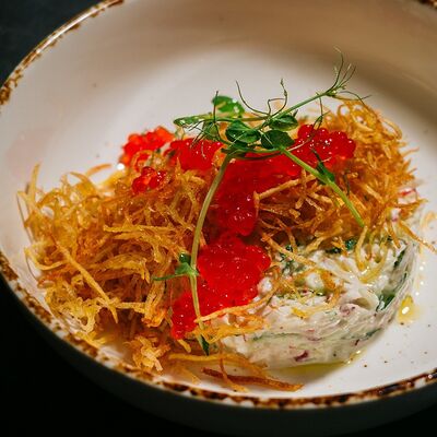 Салат пай с огурцом и снежным крабом в PANORAMA по цене 550 ₽