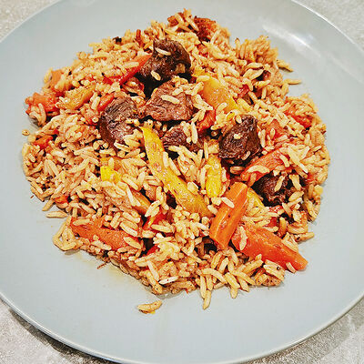 Плов в Чайхана Рахат по цене 450 ₽