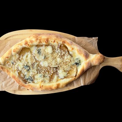 Хачапури с грушей и горгонзолой в Хинкальная 63 по цене 550 ₽