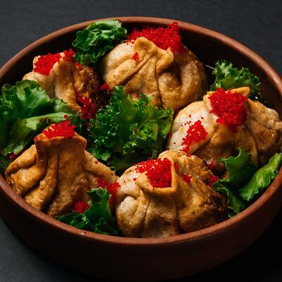 Жареная патара хинкали со свининой в китайском стиле в ТВИШИ по цене 840 ₽