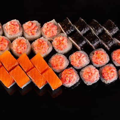 Сет на компаниюв Il SUSh-ka по цене 2299 ₽