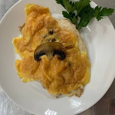 Отбивная Куриная с грибами в Столовая На Кольце по цене 290 ₽