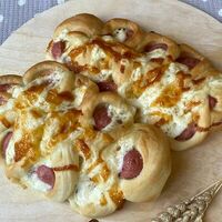 Сосиска с сыром в Bakery