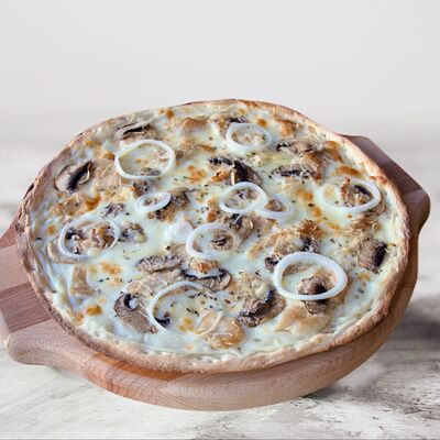 Пицца Жюльен с курицей халяль в Бёргер Стейк по цене 1079 ₽