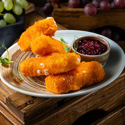 Сырные палочки с брусничным соусом в Гамарджоба по цене 515 ₽