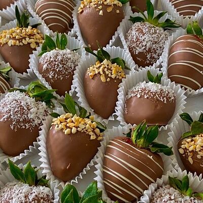 Набор клубника в шоколаде Арахис-кокосв Klubnika chocolate по цене 3200 ₽