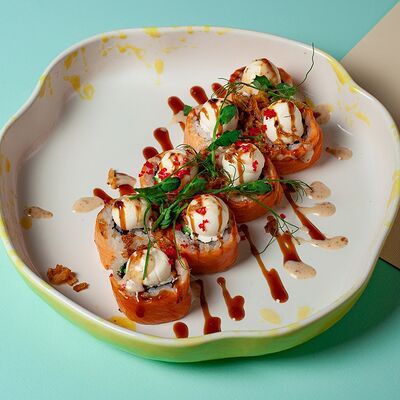 Запеченный ролл Филадельфия в Точка Вкуса по цене 539 ₽