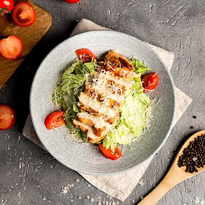 Салат Цезарь классический с авторским соусом в A Food по цене 450