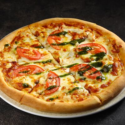 Пицца Чикен песто в Asia по цене 530 ₽