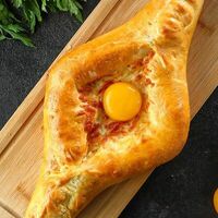 Хачапури по-аджарски в Золотой двор