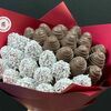 Букет из клубники в шоколаде Половинка меня в Favorite food по цене 5740