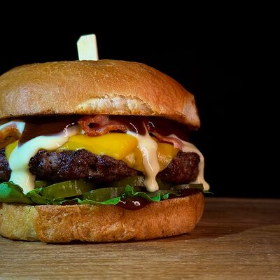 Бургер Рик Санчез в Red Rocket Bar по цене 770 ₽