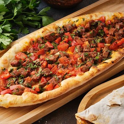 Пиде с говядиной в Mangal House по цене 540 ₽