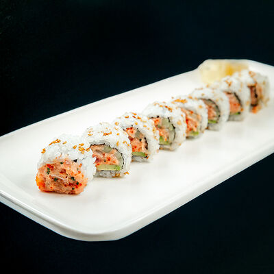 Ролл с тунцом и соусом спайси в Mr. Lee по цене 3500 ₽