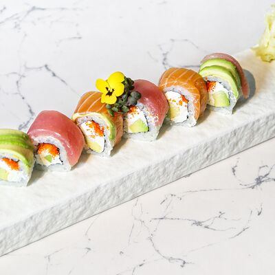 Ролл тунец/лосось/авокадо в Delicates Club по цене 1345 ₽