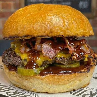 Бургер Беконайзер в Kariba burger and steak по цене 799 ₽
