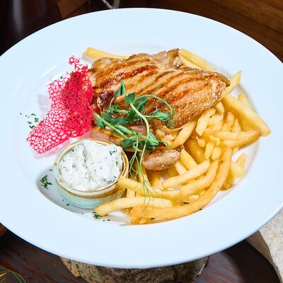 Куриный окорок в Балканский гурман по цене 760 ₽