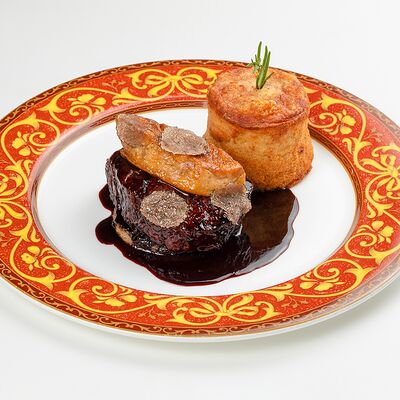 Говяжье филе алла Россини в Bistrot по цене 6000 ₽