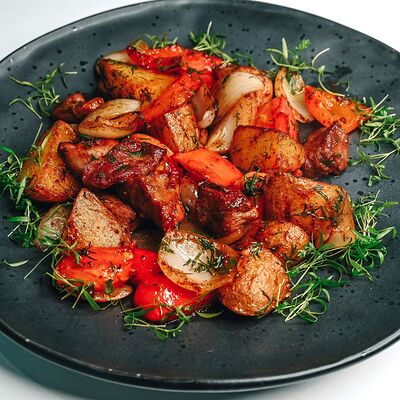 Жаркое со свининойв Клевая блиновая по цене 470 ₽