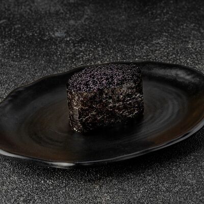 Суши тобико черная в Роллофф по цене 169 ₽