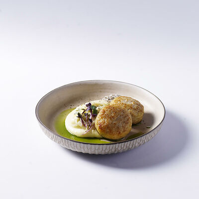 Куриные котлеты с картофельным пюре в VASILCHUKI Chaihona №1 по цене 480