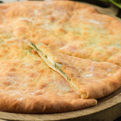 Хачапури со шпинатом и сыром Сулугуни в Маймун по цене 550