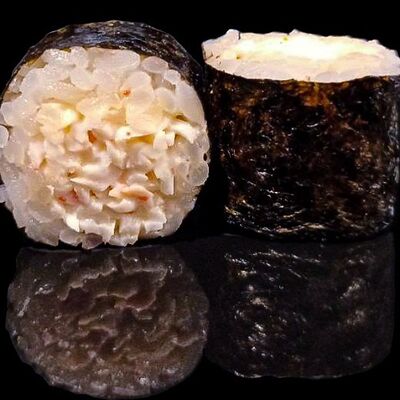 Ролл с крем-крабом в Сытый японец по цене 249 ₽