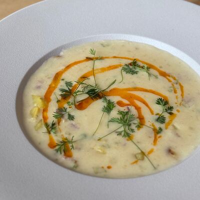 Сливочный суп с беконом и маасдамом в Matilda по цене 450 ₽