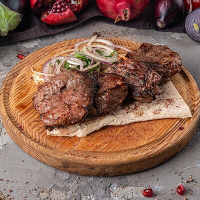 Шашлык из телятины в Дворец свадеб по цене 690 ₽