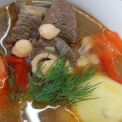 Шурпа из говядиныв Чайхана Рахат по цене 390 ₽