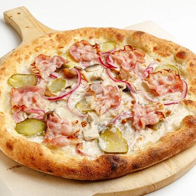 Пицца Деревенская с грибами и копченой грудинкой в Эй, Джованни! по цене 835 ₽